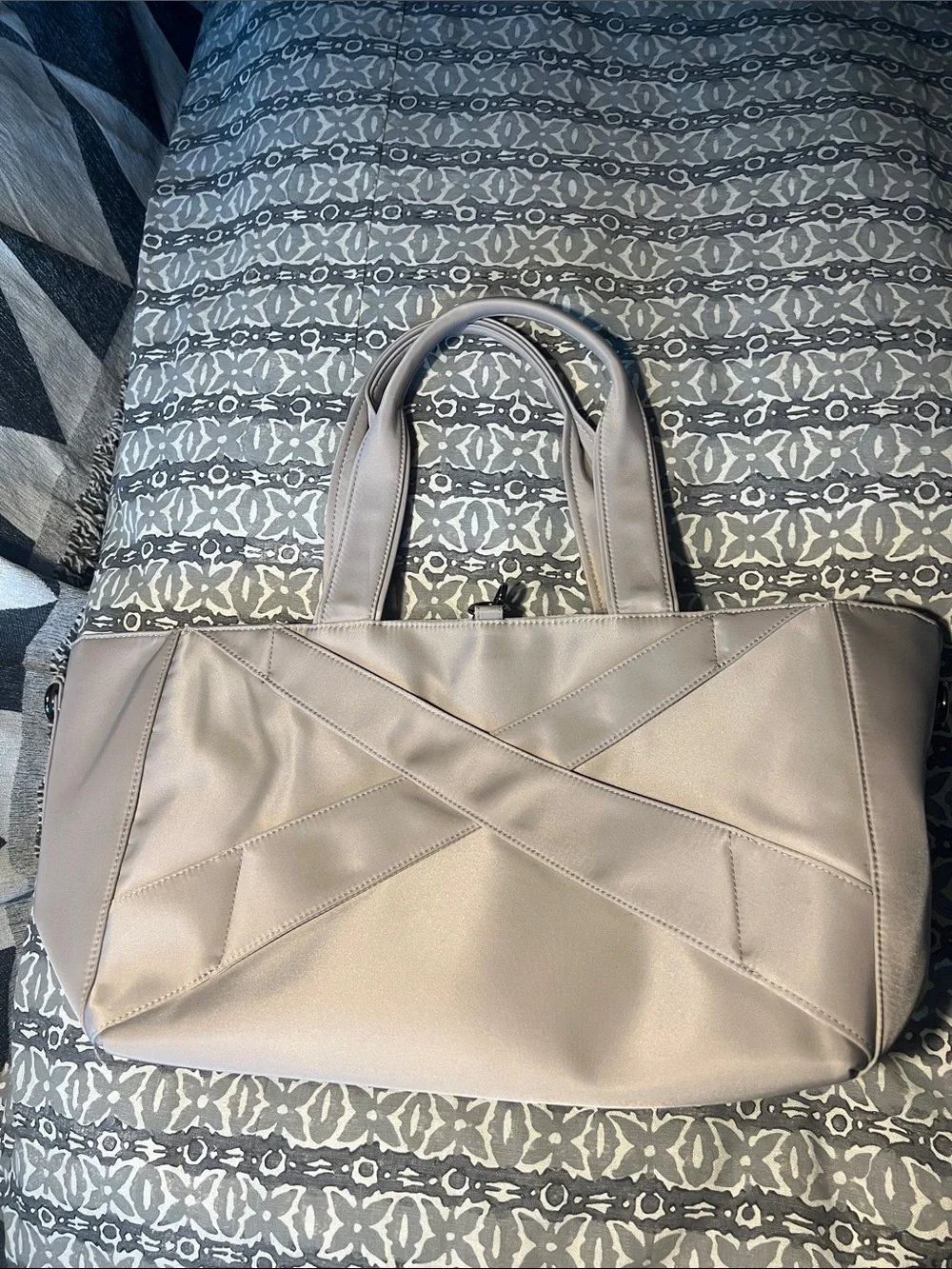 Murph&Murph Travellor Gray Cross-Panel Tote
